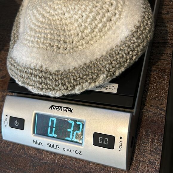 DMC Girls White & Gray Knitted Character Beret Hat with Puppy Plushy - Picture 6 of 6